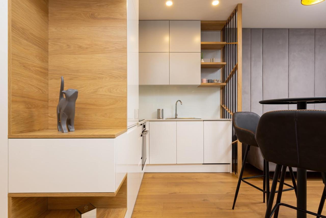 Apartment City Center Grzybowska By Renters Prestige Warszawa Eksteriør bilde